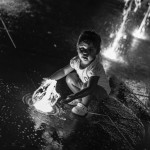 L'acqua e la bambina. Foto di Emanuele Ruggiero, fotografo e grafico ad Avellino.